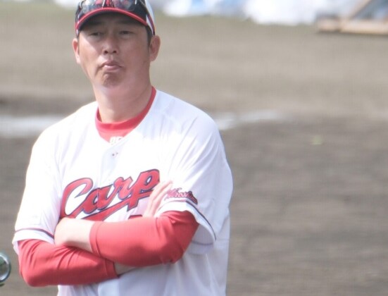 新井監督が率いる広島が最下位を抜け出せない。ゾンビタバコ問題の影響か（写真・黒田史夫）