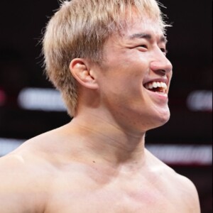 朝倉海がハイキックからの壮絶ＴＫＯでＵＦＣ2連勝を飾った（ＵＦＣＪａｐａｎ公式Ｘより）