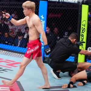 元RIZIN王者の朝倉海がハイキックからの壮絶TKOでUFC2連勝を飾った(UFCJapan公式Xより）