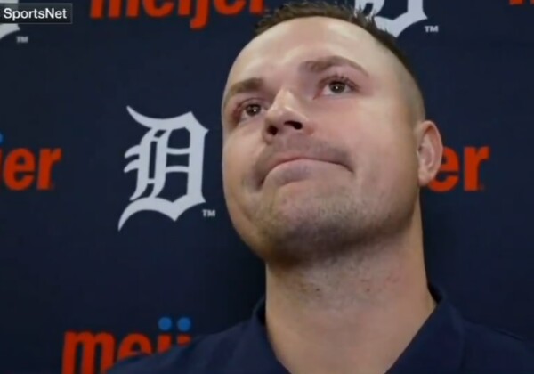 ドジャースへデッドライントレードが決まったタイガースのスクバルが涙をこらえる（SportsCenter公式より）