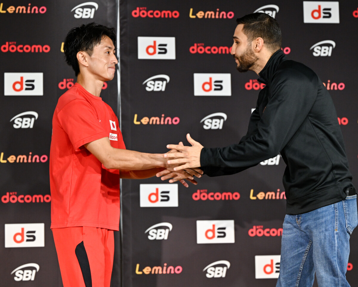WBA世界ミニマム級王座決定戦で激突する石井武志と元WBO王者のメンデス（写真・山口裕朗）