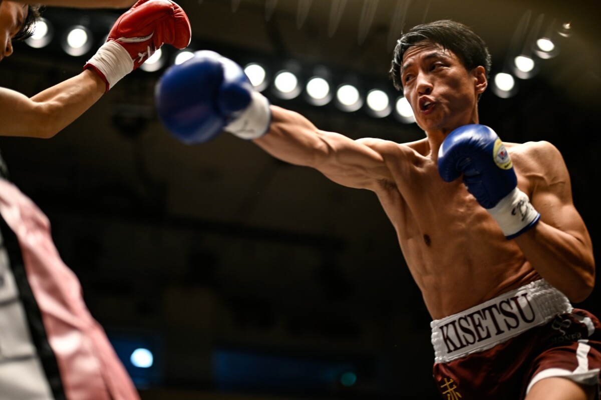 藤原季節は逃げずに殴りあった（写真・山口裕朗）
