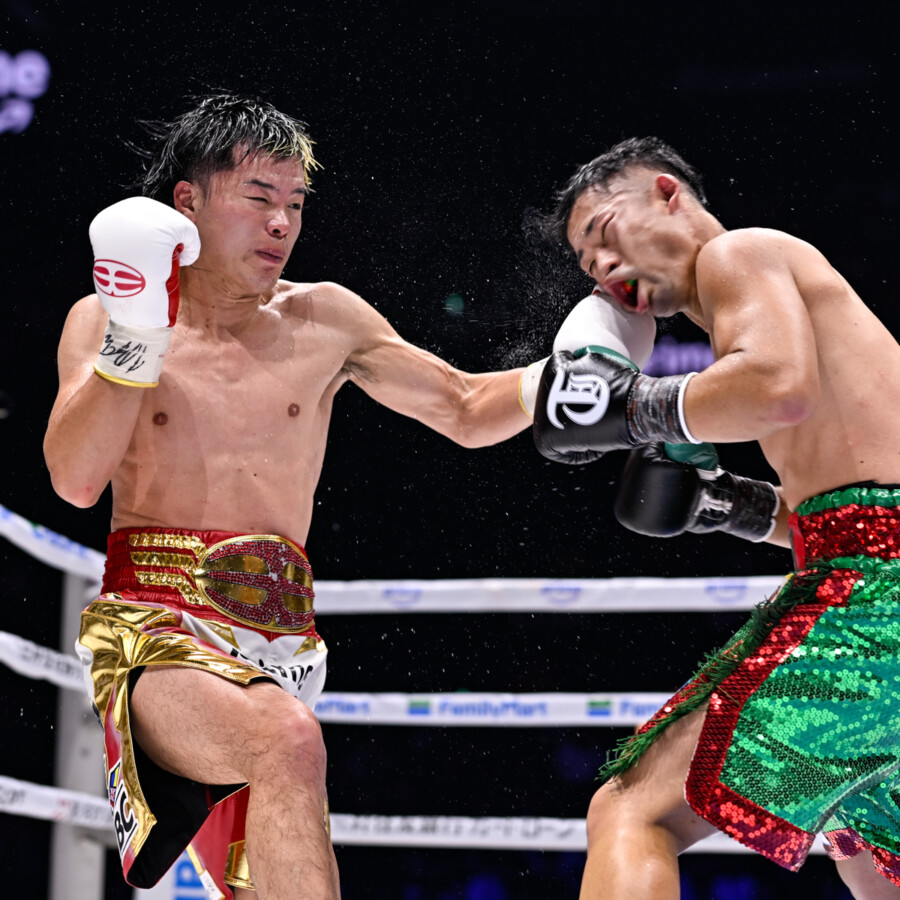 天心が拓真からダウンを奪い追い詰めたシーンも(写真・山口裕朗)