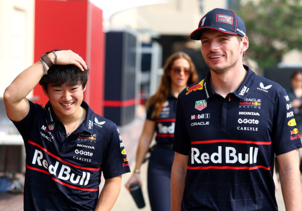 昨季までコンビを組んでいたフェルスタッペンが角田裕毅の好走にケチをつけた（写真・Getty Images / Red Bull Content Pool)