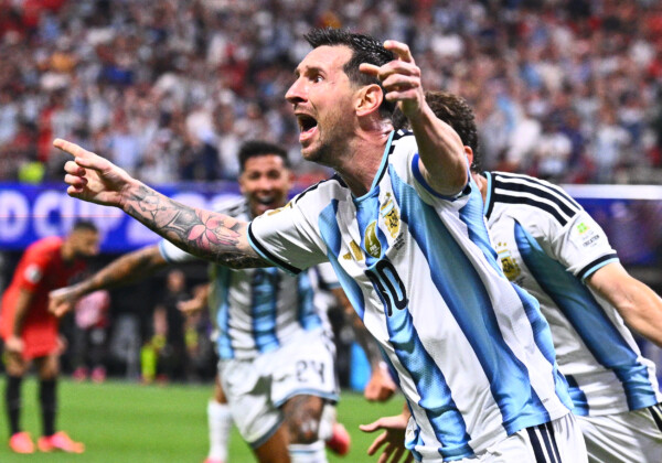 W杯でアルゼンチンを準優勝に導いたメッシが代表引退を表明した（写真・ロイター/アフロ）