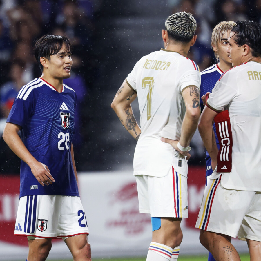 勝ち越し点となるPKを奪ったのはW杯で不完全燃焼の久保建英だった（写真：なかしまだいすけ/アフロ）
