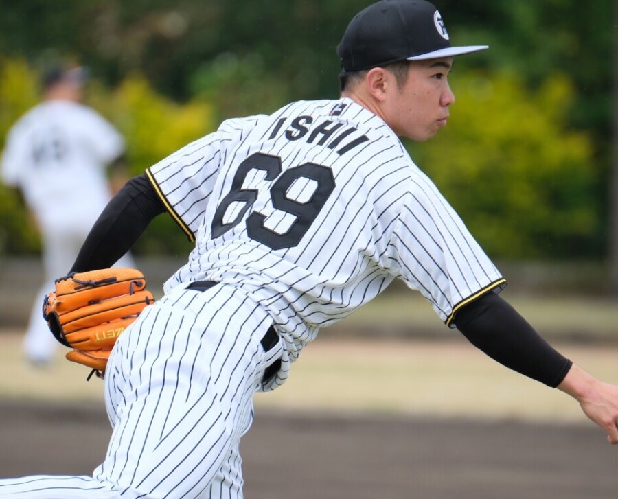 左アキレス腱断裂で長期離脱していた阪神の石井大智が横浜DeNA戦で復帰登板を果たす（資料写真・黒田史夫）