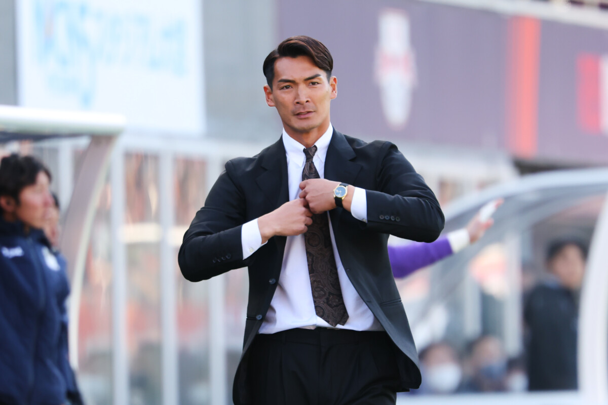 ハンドの誤審疑惑に元日本代表ＤＦでもあるJ2藤枝の槙野監督が激怒(資料写真・長田洋平/アフロスポーツ）