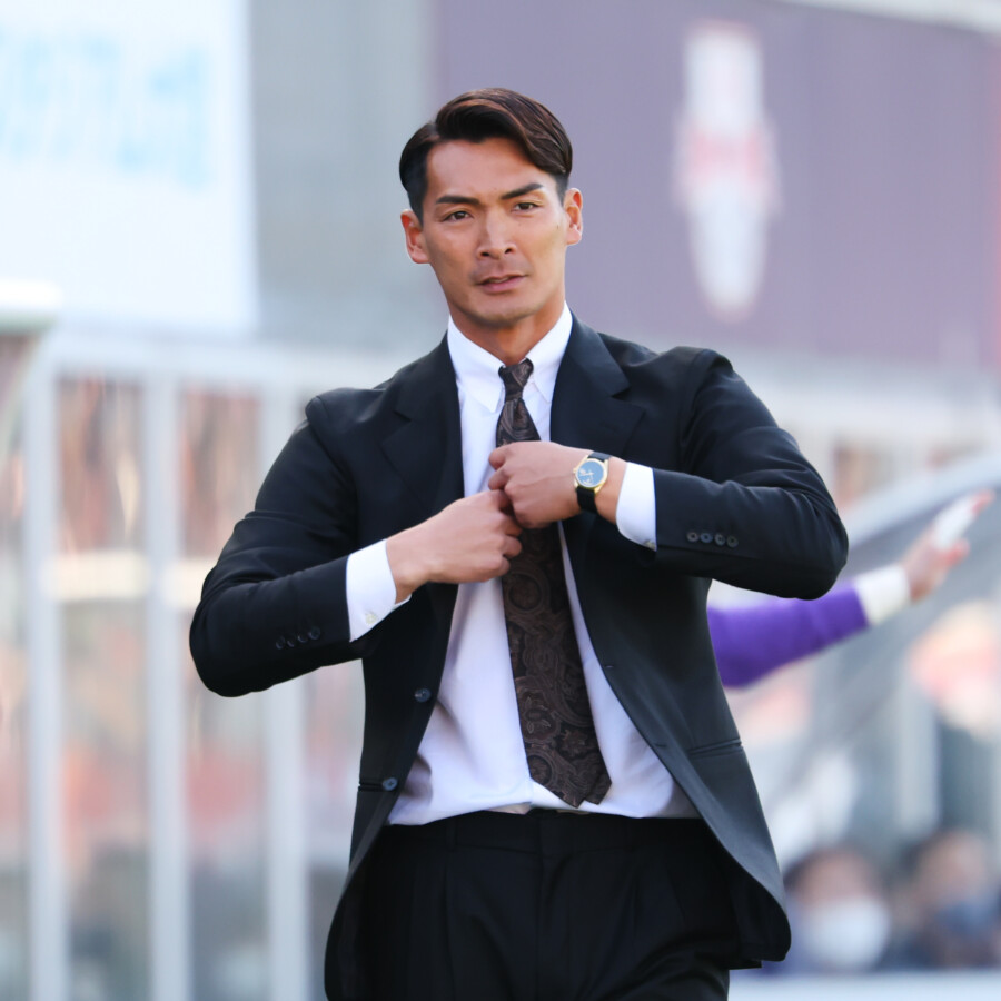 ハンドの誤審疑惑に元日本代表DFでもあるJ2藤枝の槙野監督が激怒(資料写真・長田洋平/アフロスポーツ)