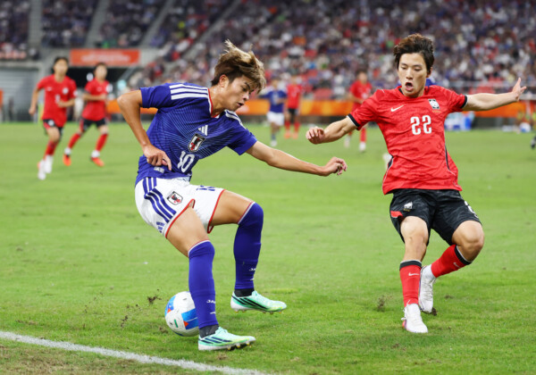 石井久継の同点を狙ったシュートがゴールに嫌われた（写真：森田直樹/アフロスポーツ）