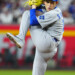 ドジャースの佐々木朗希が2度目のリリーフ登板でマリナーズの“60発男”ローリーを三球三振に仕留める（資料写真：Creative 2/アフロ）