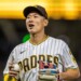 ドジャースに決勝犠飛を許したパドレスのソン・ソンムン二塁手のカットプレーが物議を醸す（写真・AP/アフロ）